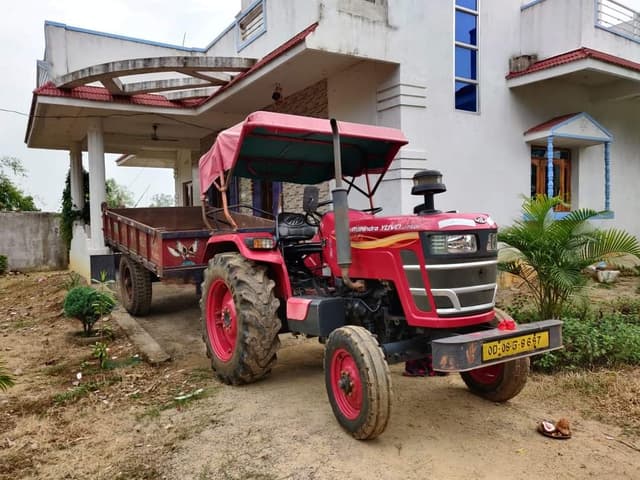 Mahindra YUVO 275 DI (4)