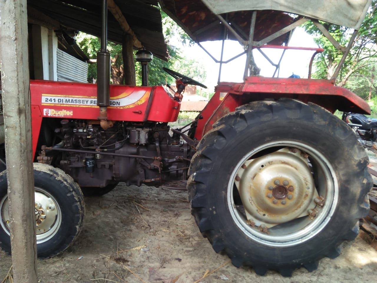 Massey ferguson 241 DI Maha Shakti (2)