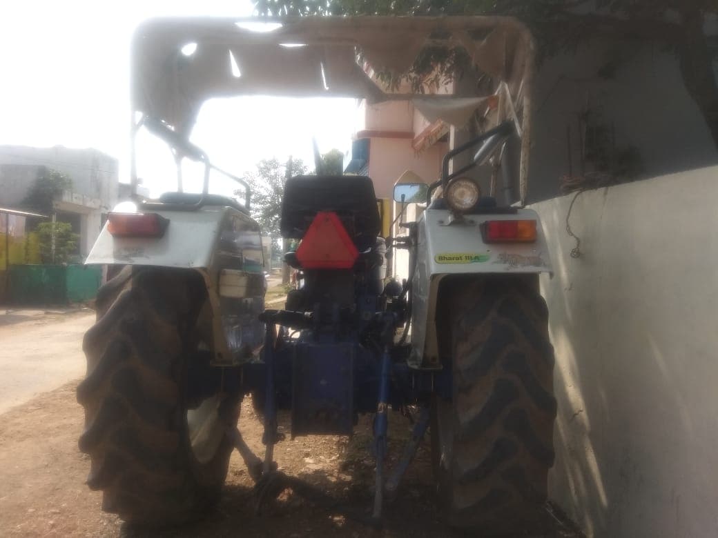 Escorts Steeltrac-18 (3)