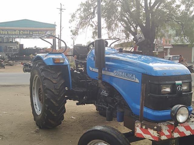 Sonalika DI 42RX (2)