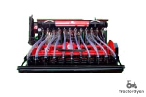 Gomselmash Super Seeder tractor