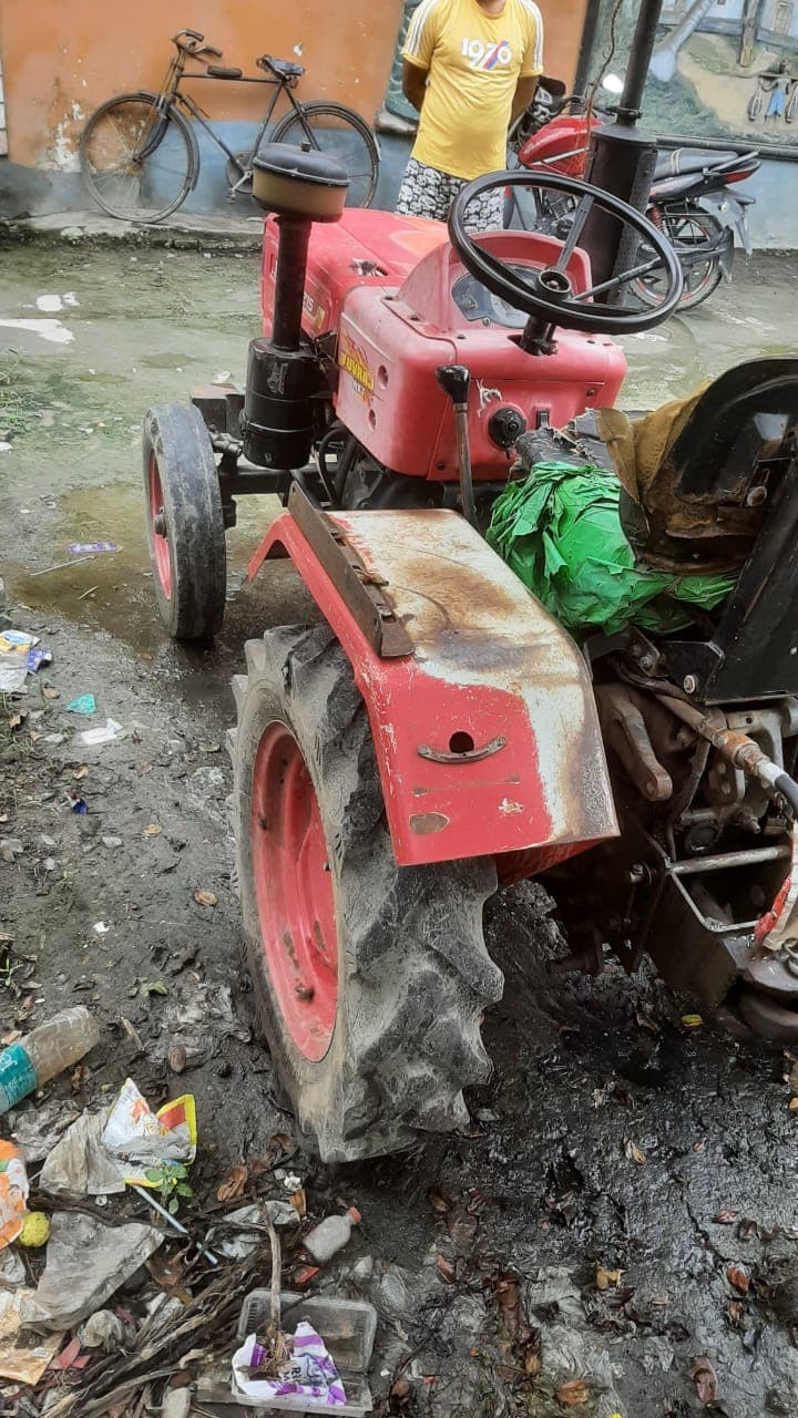 Mahindra Yuvraj 215 NXT (4) Mahindra Yuvraj 215 NXT (4)