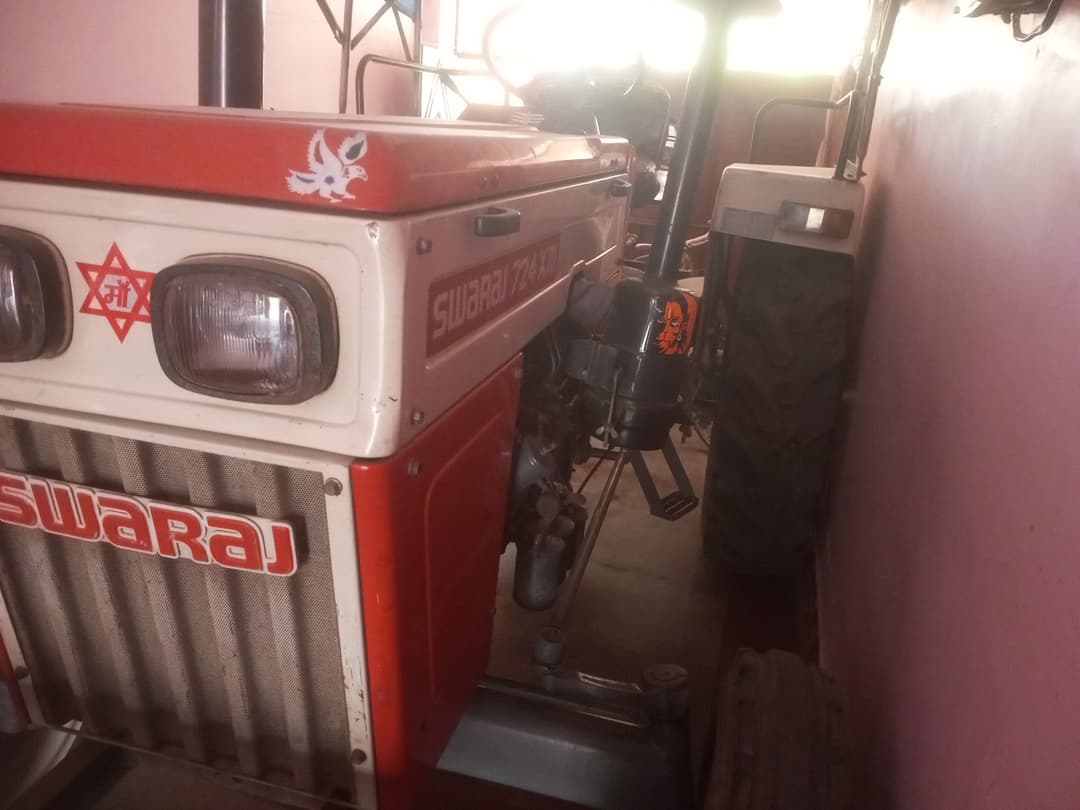 Swaraj 724 XM (2) Swaraj 724 XM (2)