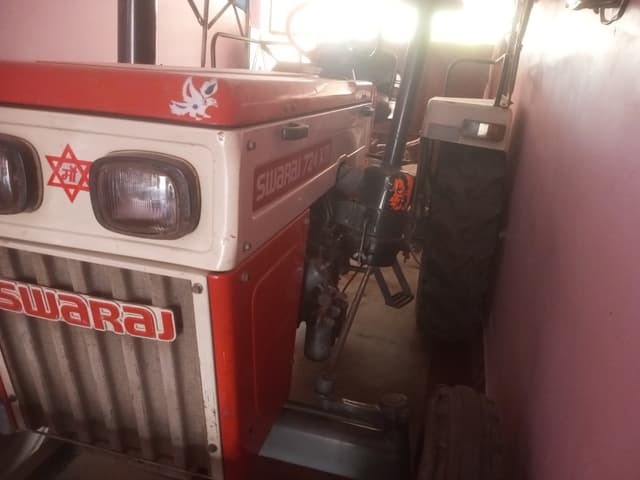 Swaraj 724 XM (2) Swaraj 724 XM (2)