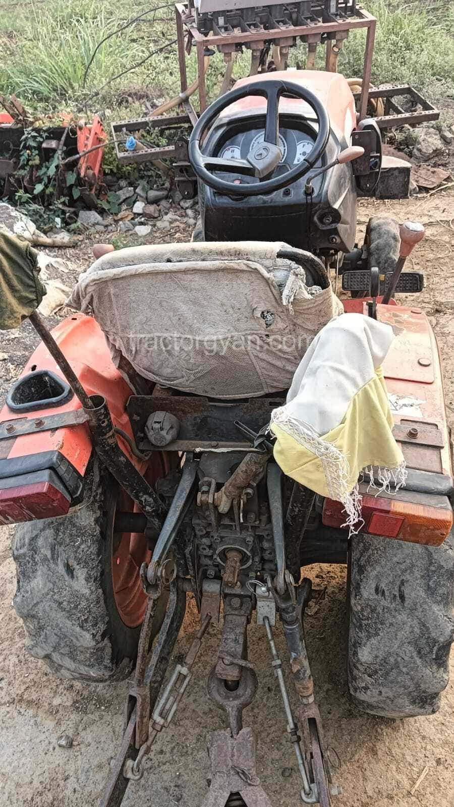 Kubota NeoStar A211N 4WD (2) Kubota NeoStar A211N 4WD (2)