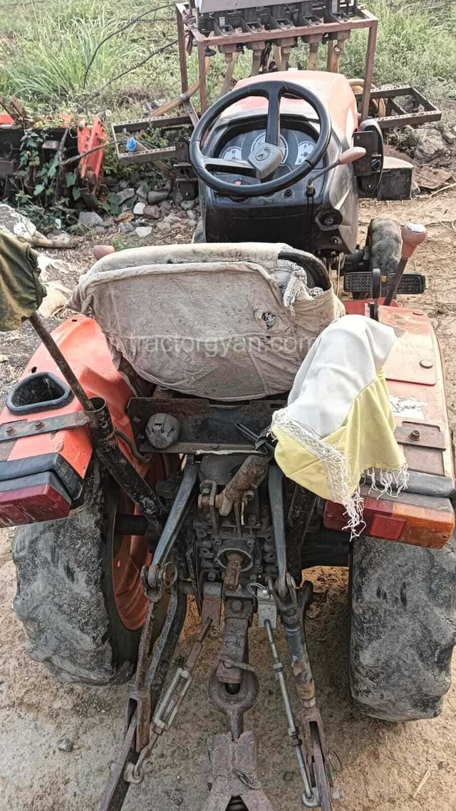 Kubota NeoStar A211N 4WD (2) Kubota NeoStar A211N 4WD (2)