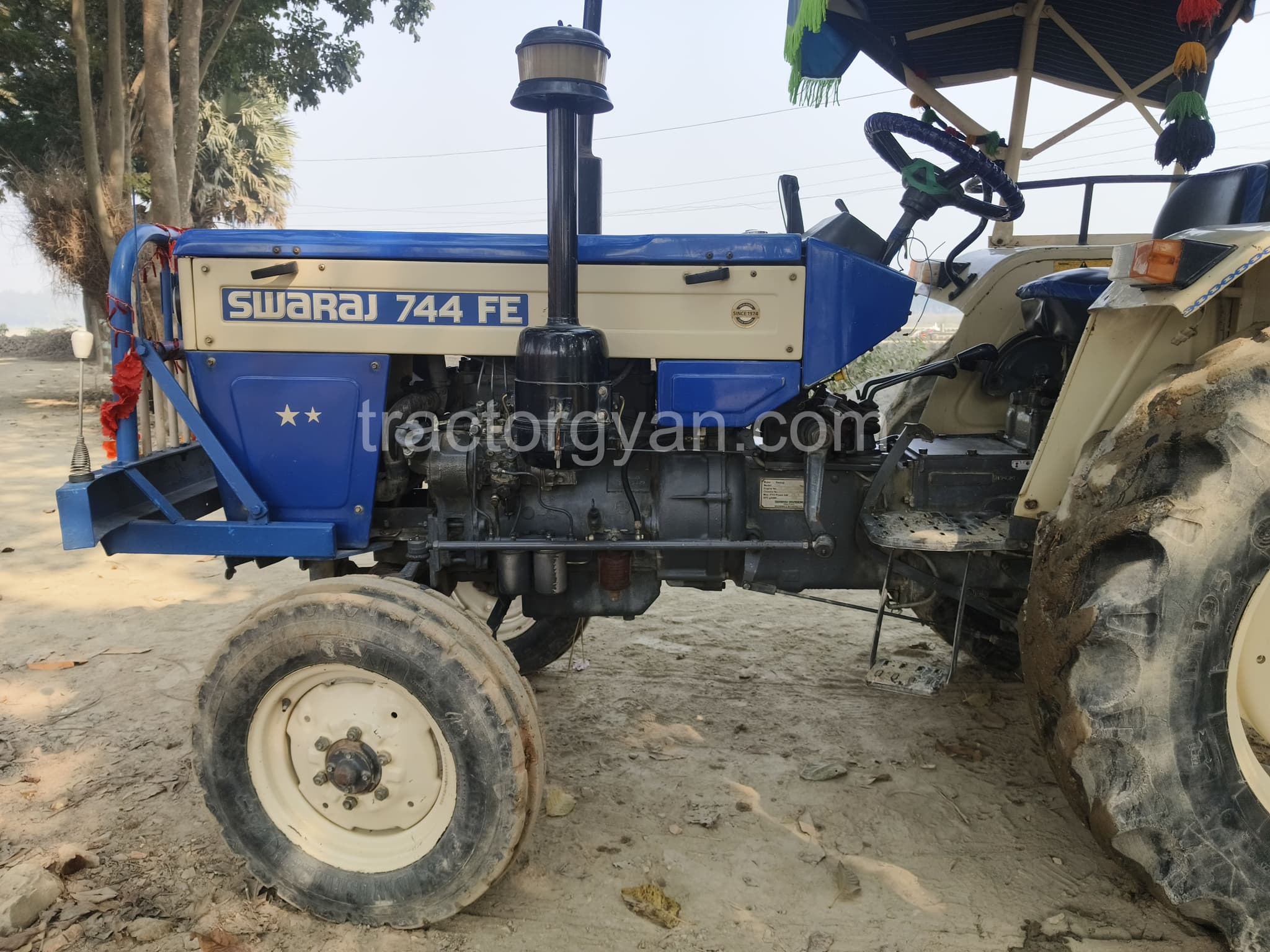 Swaraj 744 FE (2) Swaraj 744 FE (2)