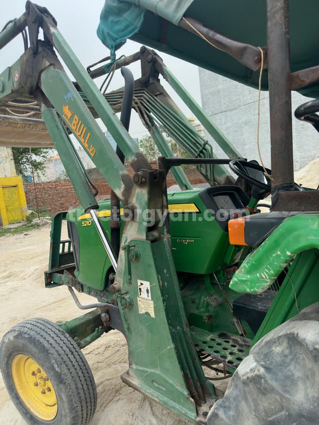 John deere 5210 2WD (4) John deere 5210 2WD (4)