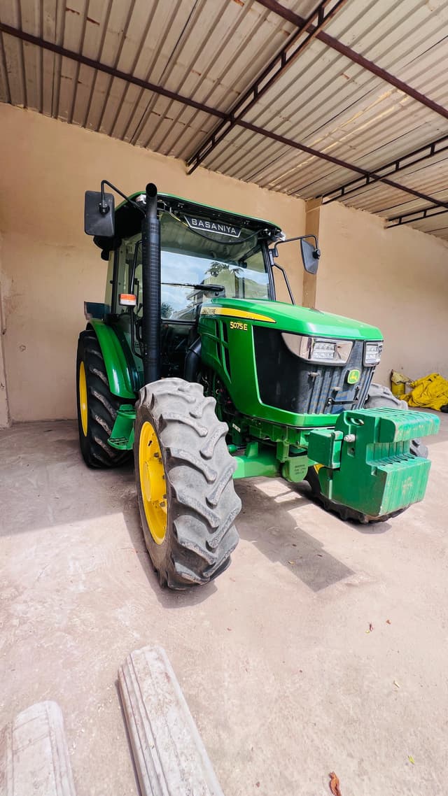 John deere 5075E AC cab 4WD (Trem IV) (2) John deere 5075E AC cab 4WD (Trem IV) (2)