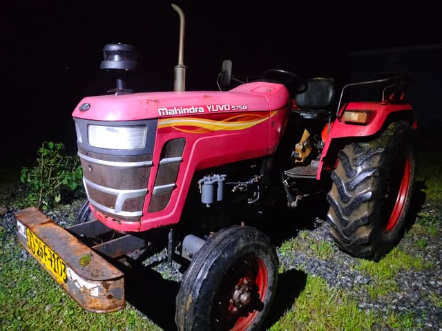 Mahindra YUVO 575 DI (2) Mahindra YUVO 575 DI (2)