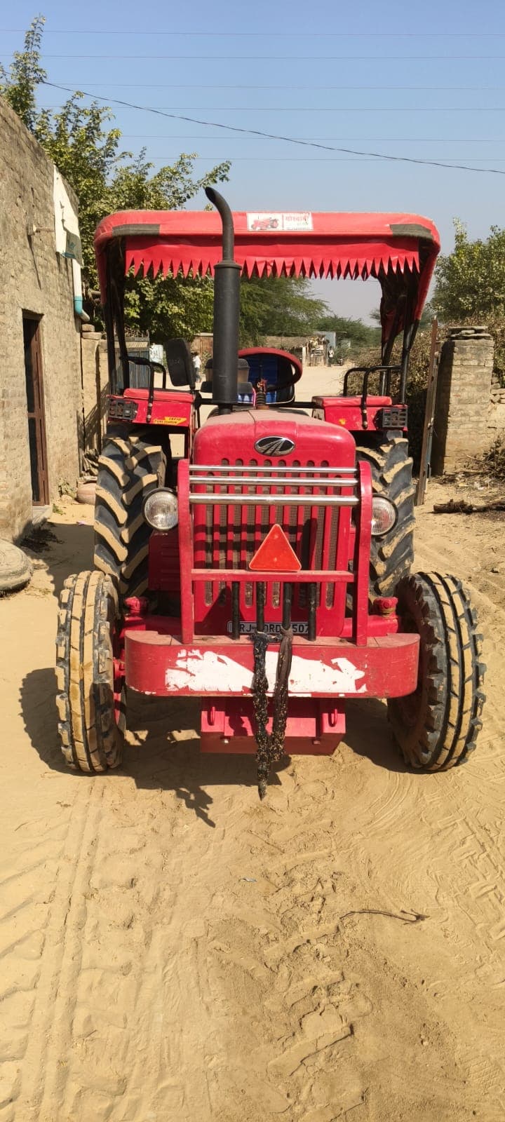 Mahindra 585 DI XP Plus (49.3HP)