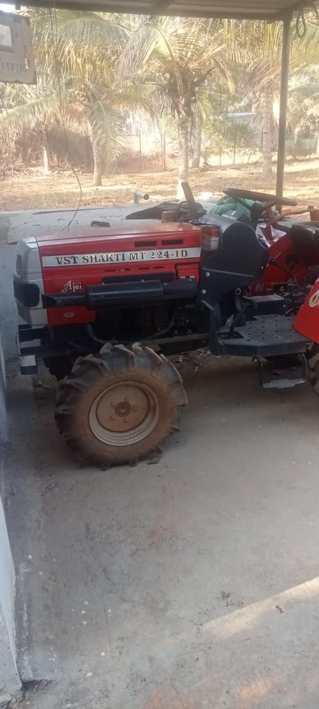 VST VT 224 1D (22HP) (2) VST VT 224 1D (22HP) (2)