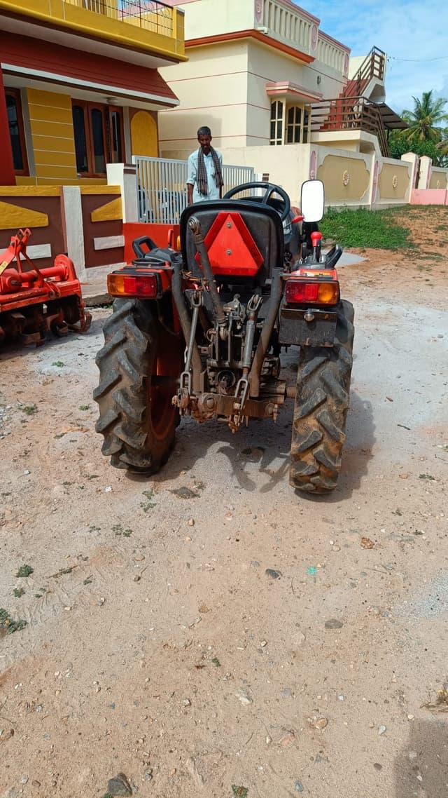 Kubota Neostar B2441 4WD (24HP) (2) Kubota Neostar B2441 4WD (24HP) (2)