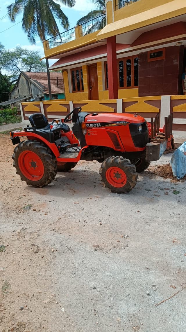 Kubota Neostar B2441 4WD (24HP) (4) Kubota Neostar B2441 4WD (24HP) (4)