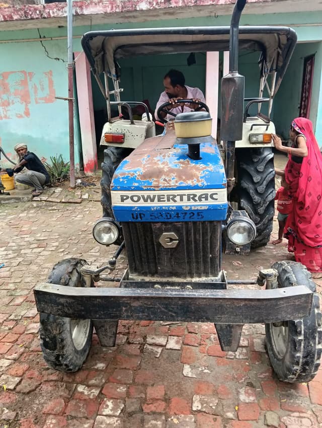 Powertrac 439 DS Plus (41HP) (1) Powertrac 439 DS Plus (41HP) (1)