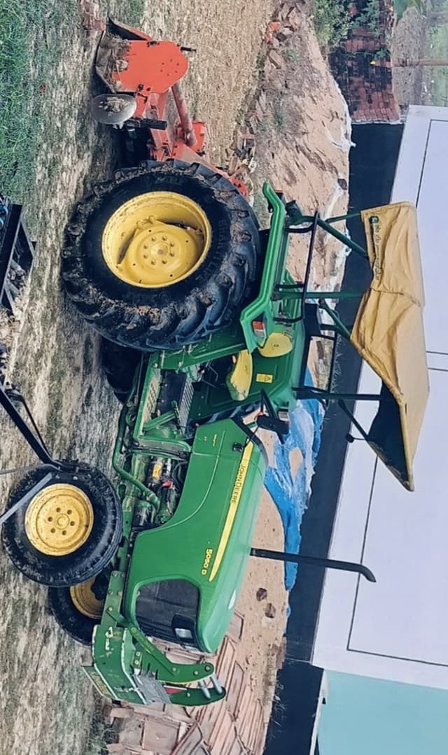 John deere 5050 D GearPro 2WD (50HP) (3) John deere 5050 D GearPro 2WD (50HP) (3)