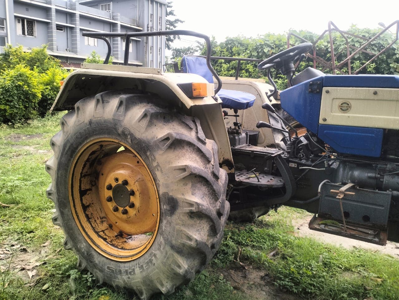Powertrac 439 DS (39HP) (2) Powertrac 439 DS (39HP) (2)