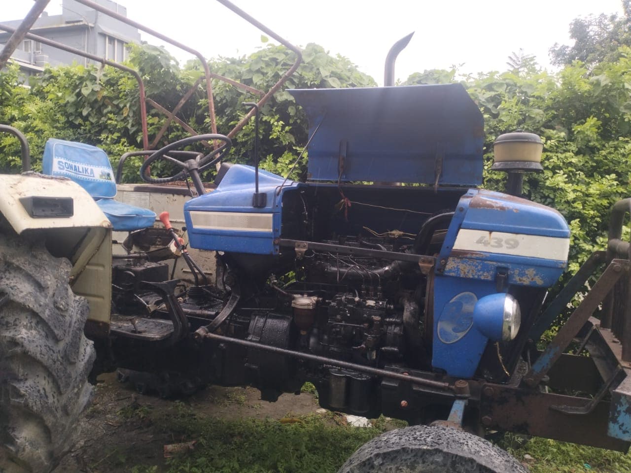 Powertrac 439 DS (39HP) (4) Powertrac 439 DS (39HP) (4)