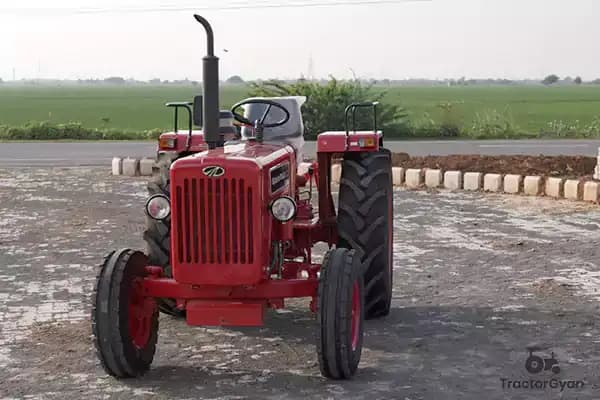 Mahindra 585 DI XP Plus tractor Mahindra 585 DI XP Plus tractor