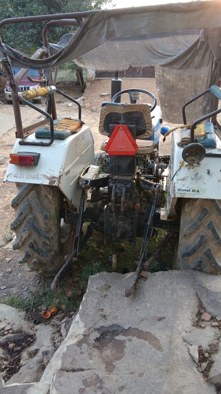 Powertrac 445 Plus (47HP) (3) Powertrac 445 Plus (47HP) (3)