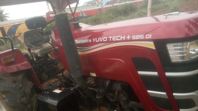 Mahindra Yuvo Tech Plus 585 DI Special Edition (49.3HP) (4) Mahindra Yuvo Tech Plus 585 DI Special Edition (49.3HP) (4)