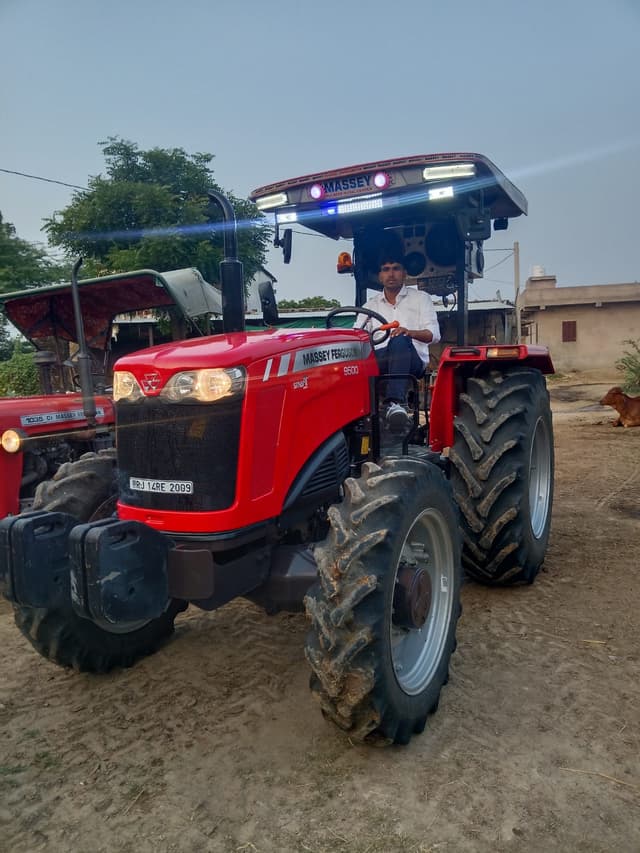 Massey ferguson 9500 Super Shuttle 4WD (58 HP) (1) Massey ferguson 9500 Super Shuttle 4WD (58 HP) (1)