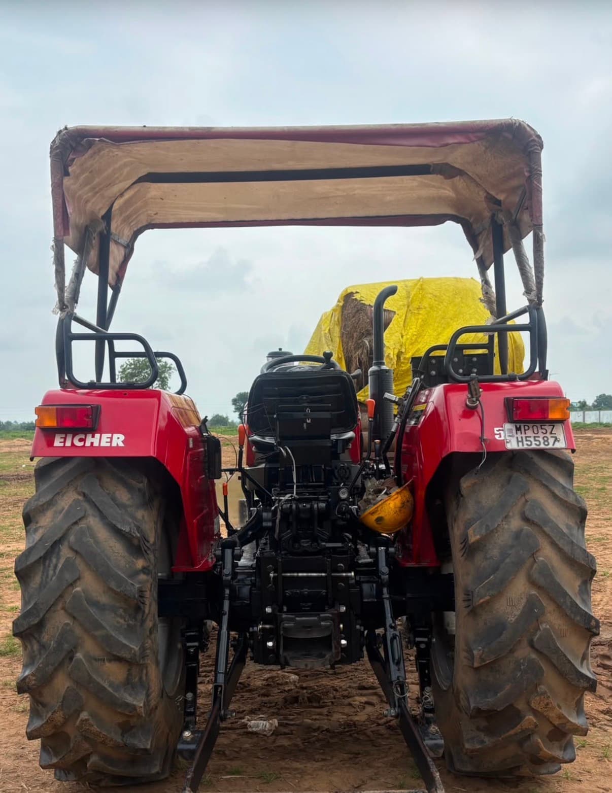 Eicher 557 2WD Prima G3 (50 HP) (2) Eicher 557 2WD Prima G3 (50 HP) (2)
