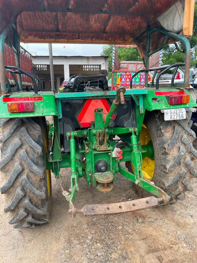 John deere 5105 (40 HP) (2) John deere 5105 (40 HP) (2)