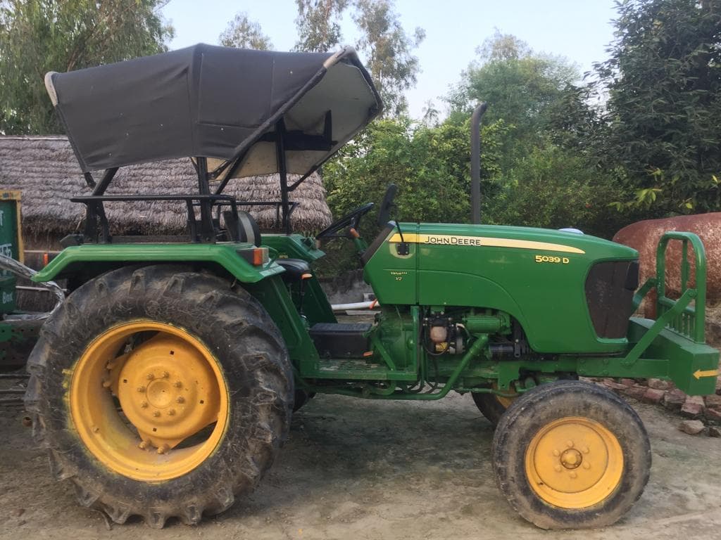 John deere 5039 D (4) John deere 5039 D (4)